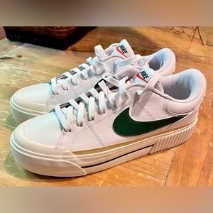 Nike Court Legacy Lift platform sneaker Green Swush Womens size 9